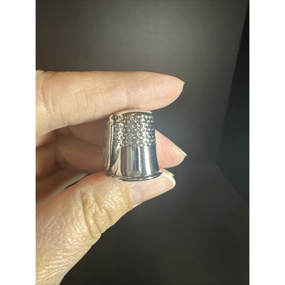 Las Vegas, Nevada Souvenir Metal Silver Tone Thimble - Picture 2 of 6